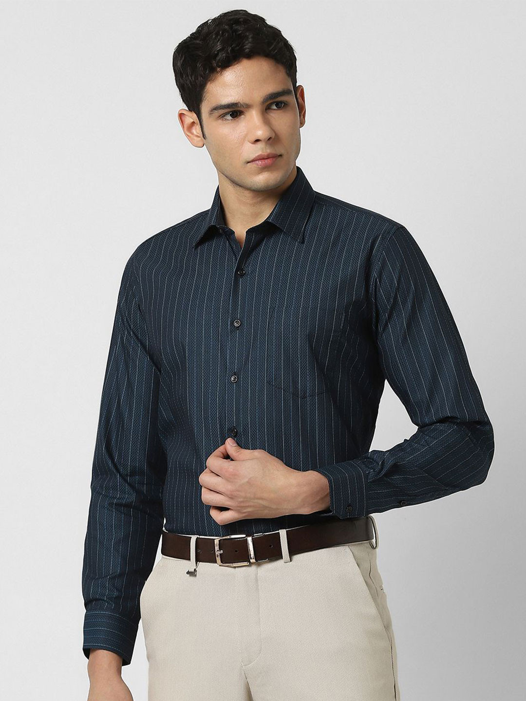 Van Heusen Striped Spread Collar Roll-Up Sleeves Slim Fit Cotton Shirt