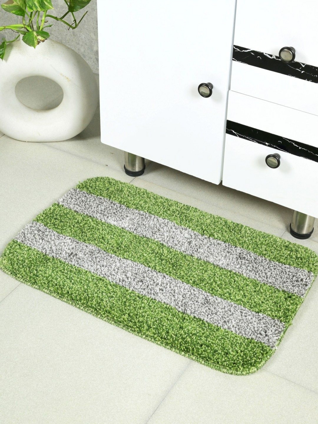 Saral Home Green & Grey Microfiber Anti Slip Bath Rug
