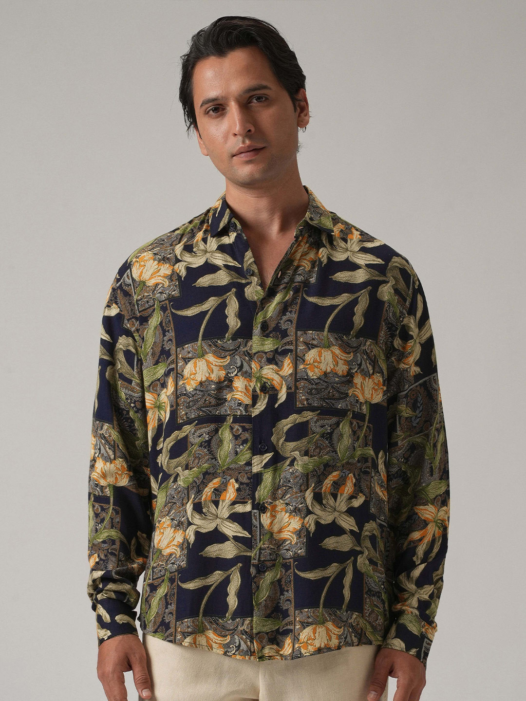 Banana Club Men Green Exotic Lily Print Feather Shirt