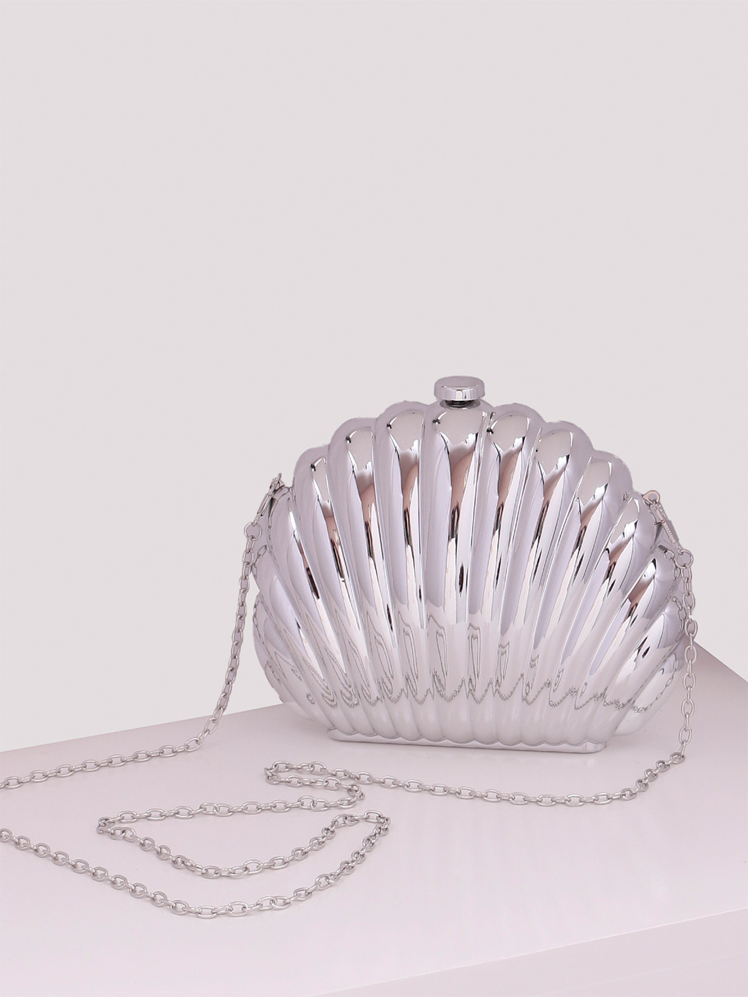 TREASO CLOSET Bucket Sling Bag with Quilted