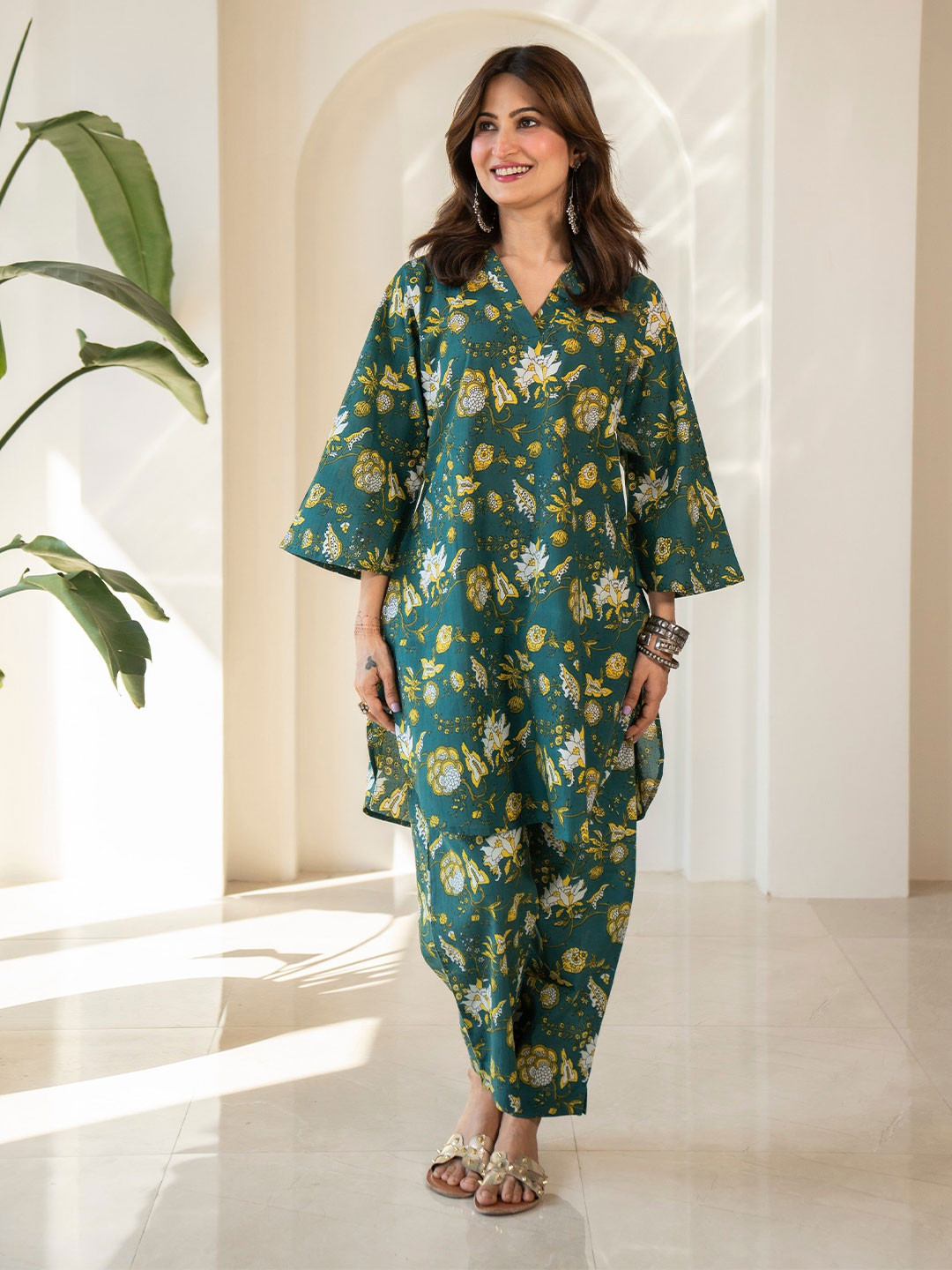 DIMPLE DESIGN STUDIO Noorin V-Neck Cotton Co-Ord Set