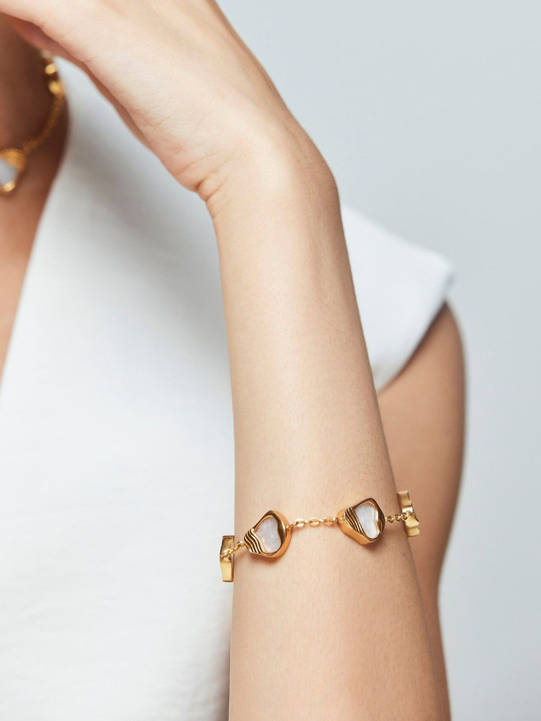 Anaash Ibu Gold-Plated Mother of Pearl Studded Link Bracelet