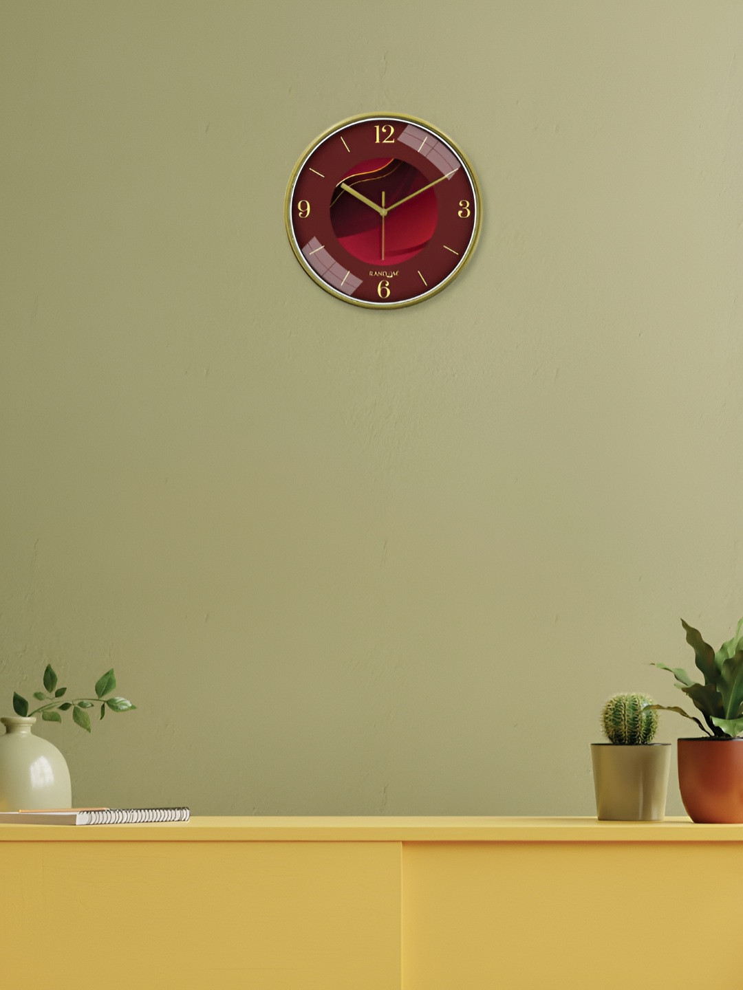 RANDOM Non-Ticking Red Plastic Silent Clock Round Battery Analogue Wall Clock-30cm