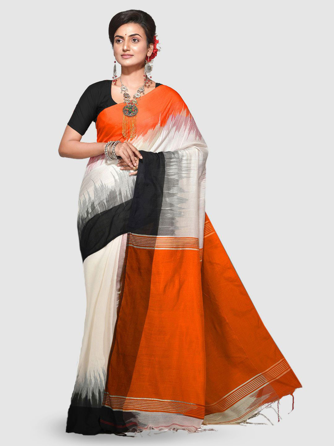 Crochetin Colourblocked No Border Handloom Saree