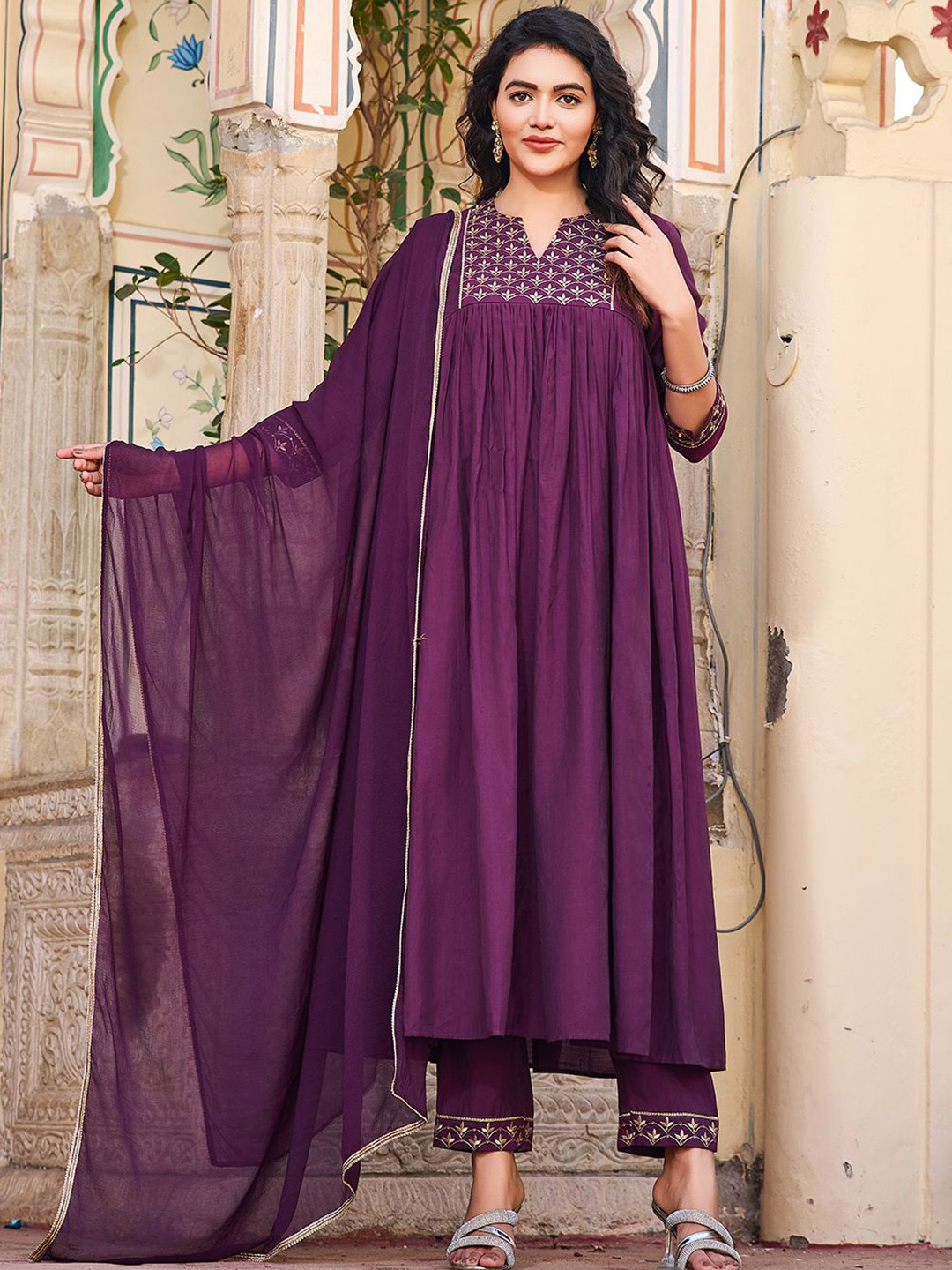 VIBE VISION Floral Yoke Design Empire Notch Neck Thread Work Kurta With Trousers & Dupatta