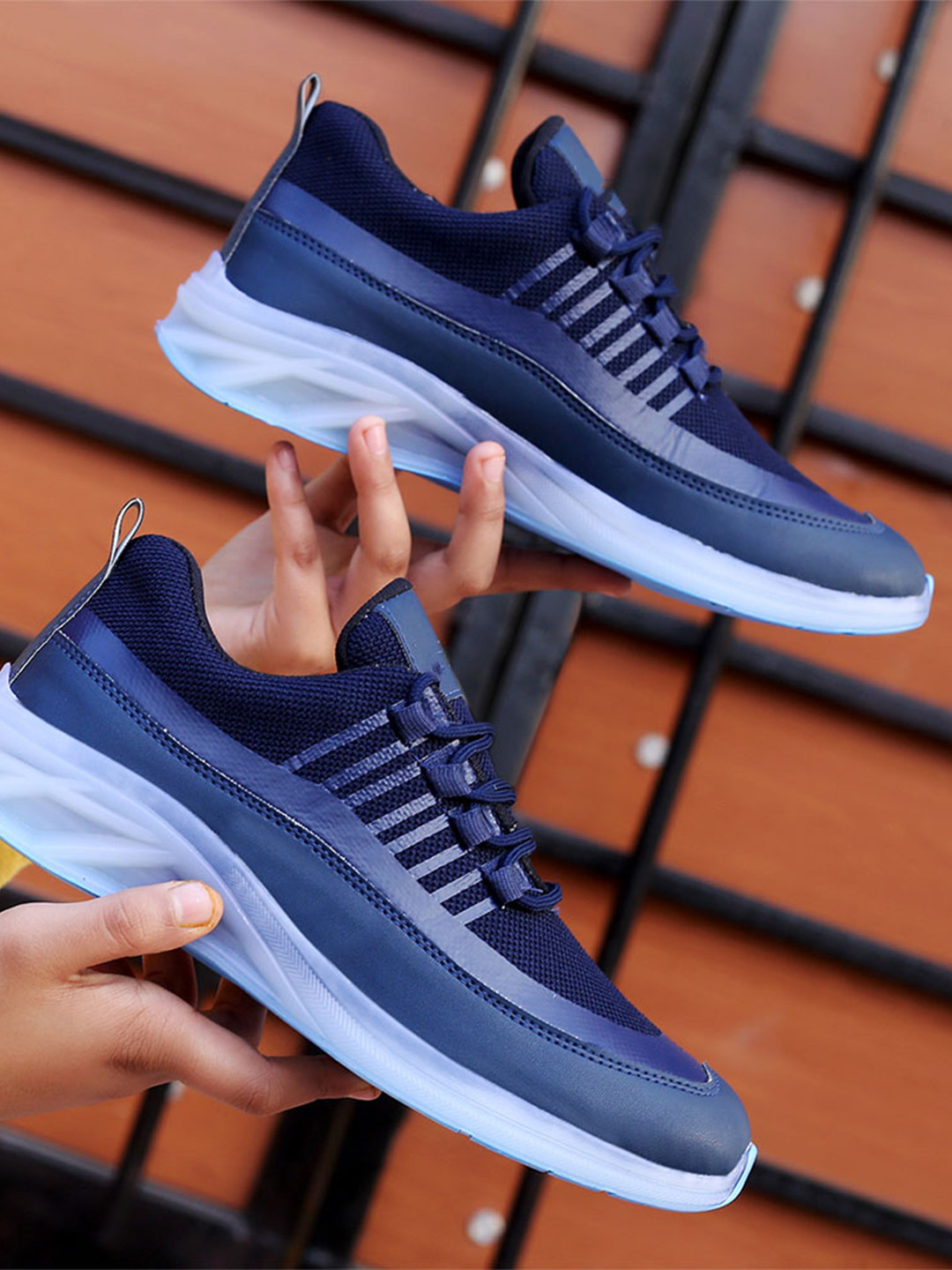 riffway Men Woven Design Lace-Ups Round Toe Sneakers