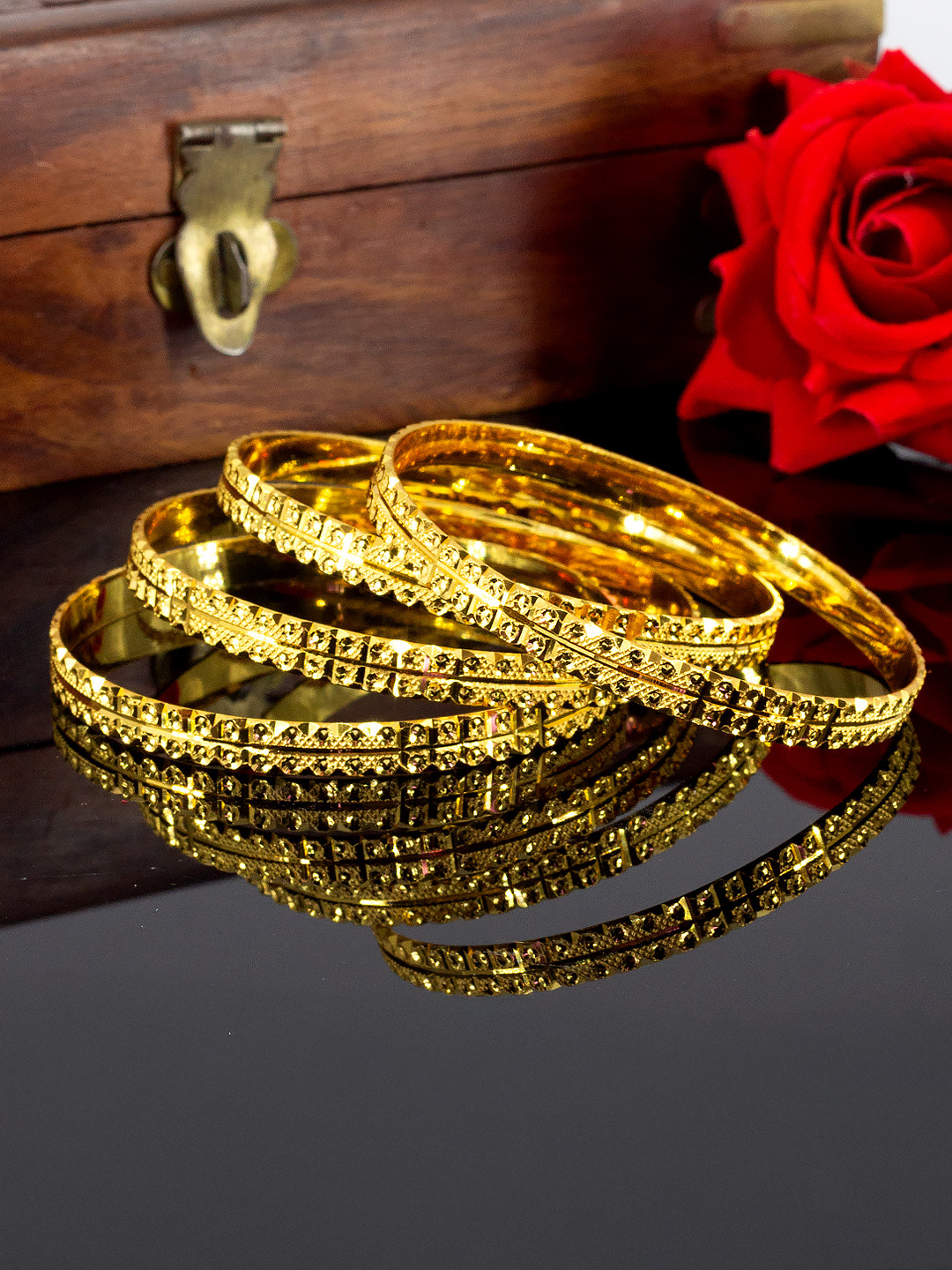 PRIVIU Set Of 4 Gold-Plated Minimal Bangles