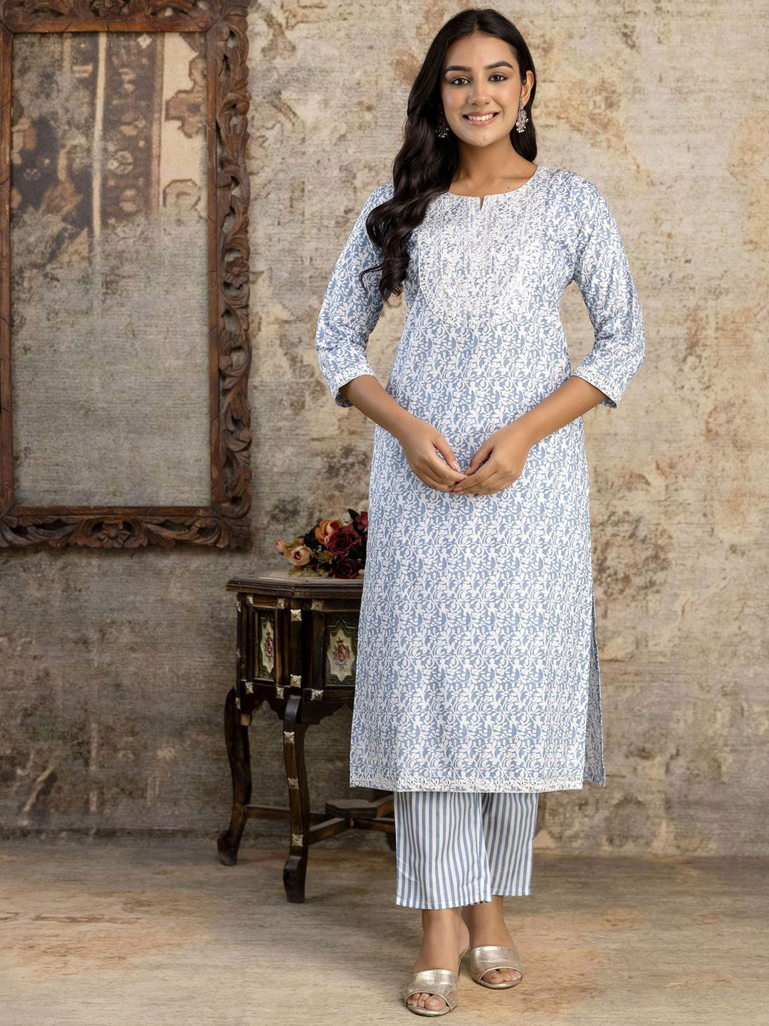 The Bliss Fashion Floral Printed Thread Work Pure Cotton Straight Kurta With Trousers