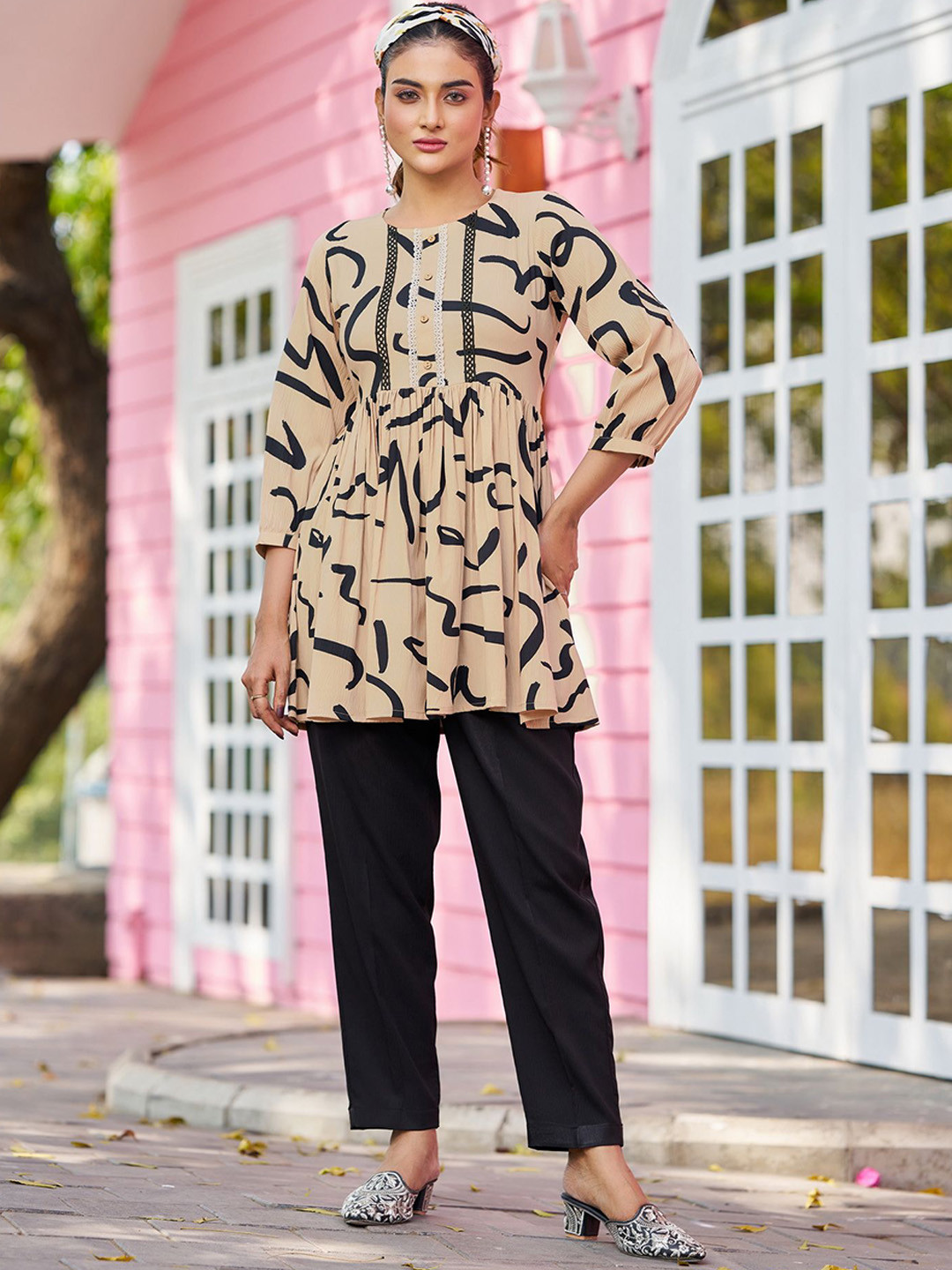 VIBE VISION Abstract Printed Round Neck Tunic With Trouser