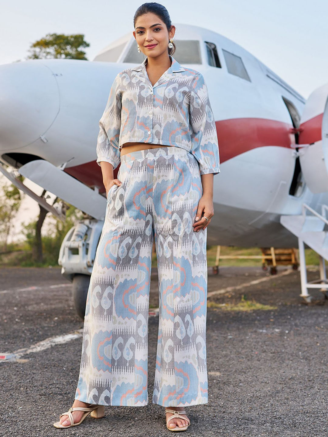 VIBE VISION Ethnic Motifs Printed Crop Shirt With Trousers