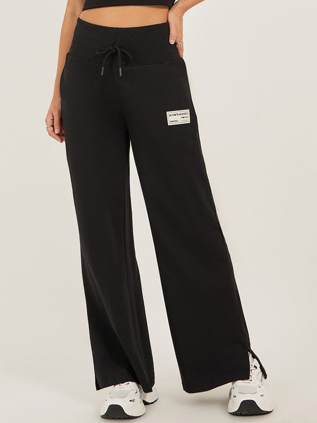 Styli Women Epp With Thigh Badge Details And 3 Inch Slit On The Side Seam Joggers