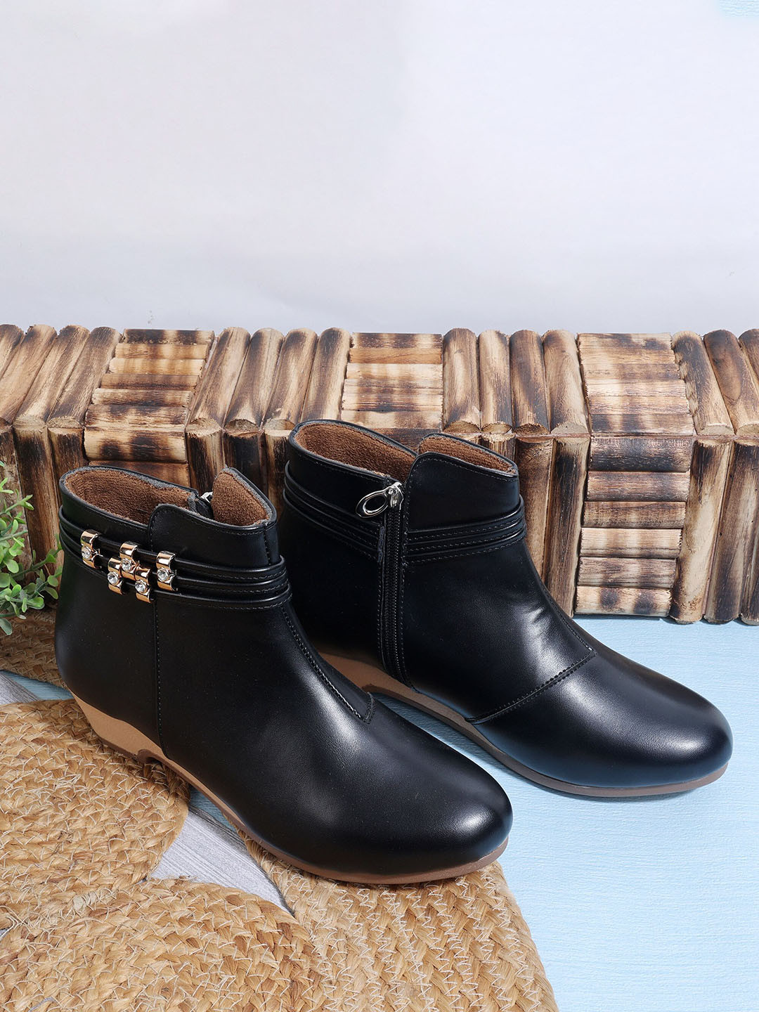 Padchin Women Block-Heeled Zipper Regular Boots