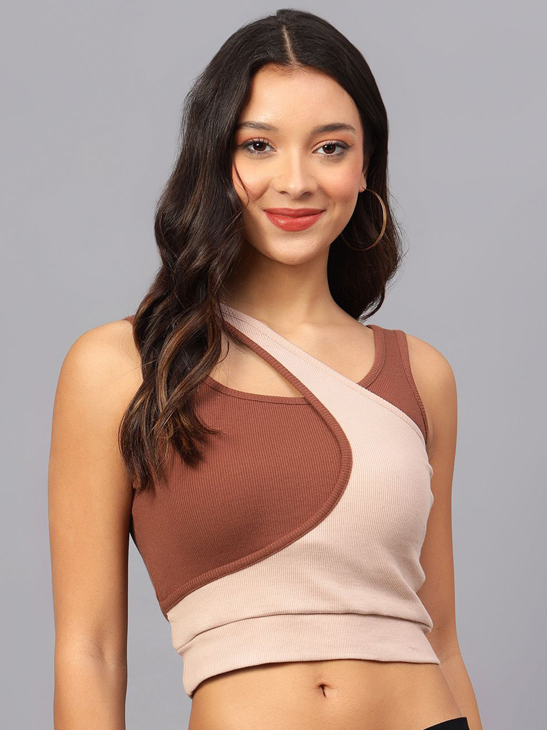 ZARISTAA Women Colourblocked Cotton Crop Top