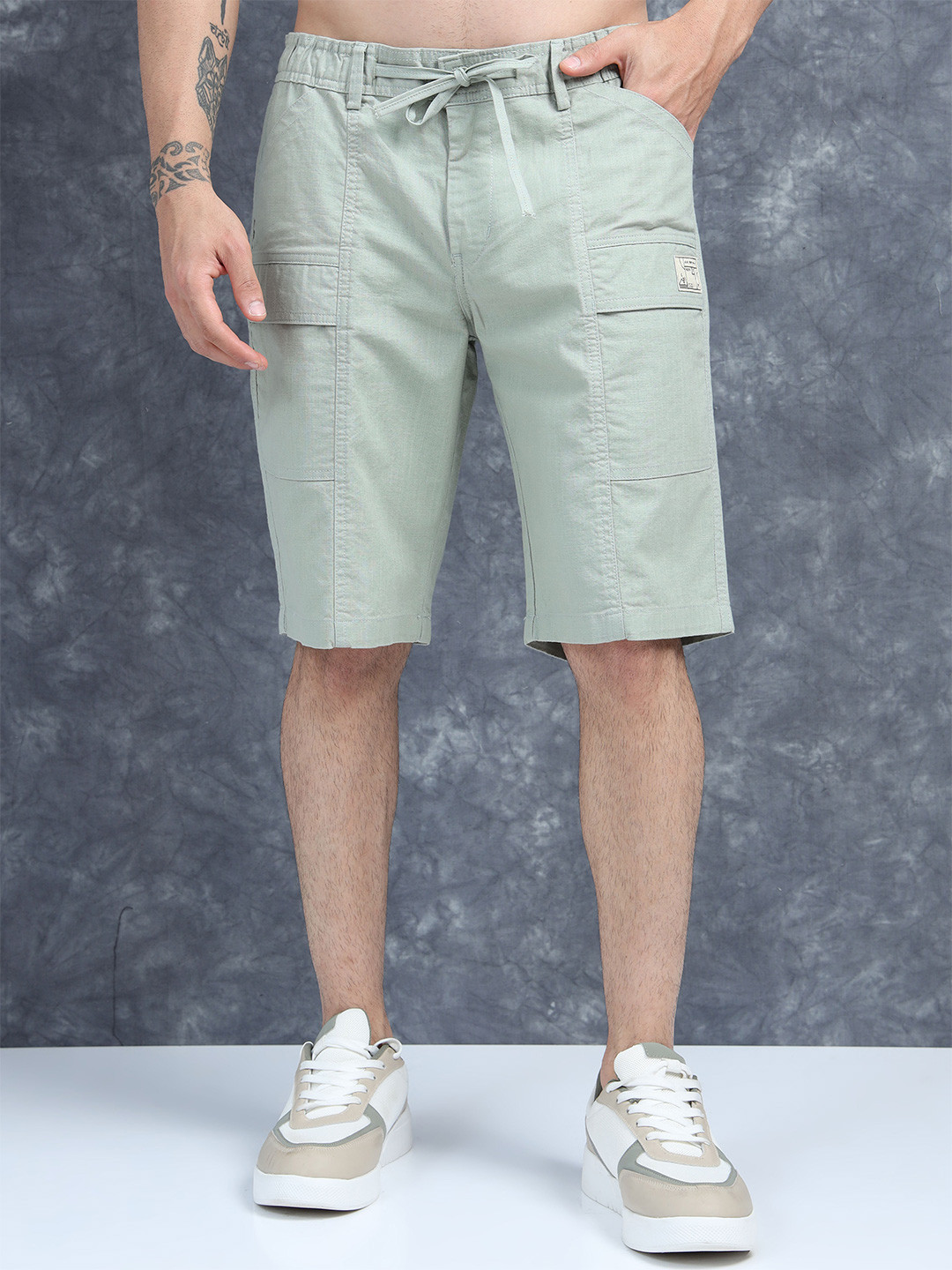 The Roadster Lifestyle Co. Men Linen Relaxed-Fit Low-Rise Skater Cargo Styles Shorts