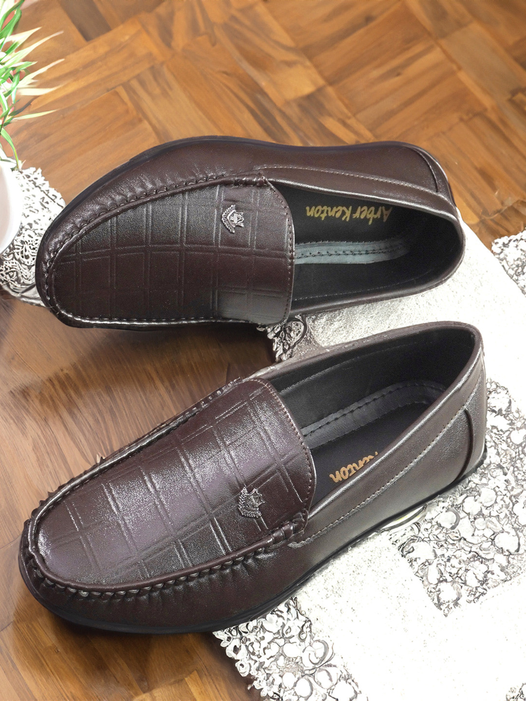 Arber Kenton Men Textured Loafers