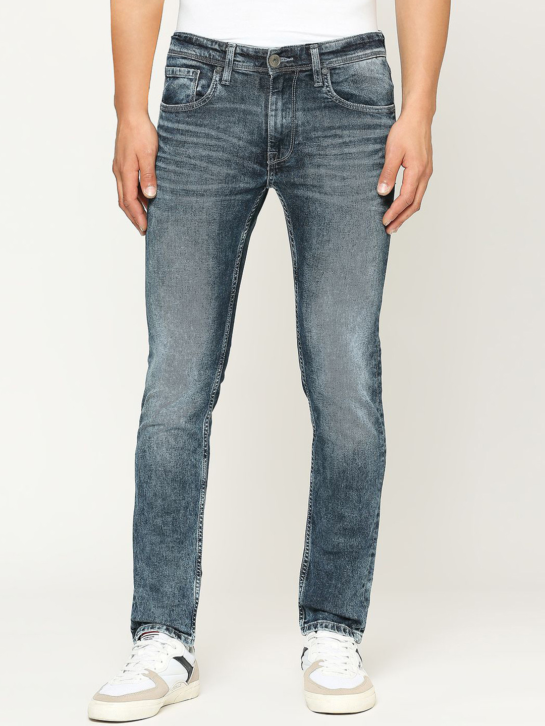 Pepe Jeans Men Tapered Fit Low-Rise Mid Rise Clean Look Jeans