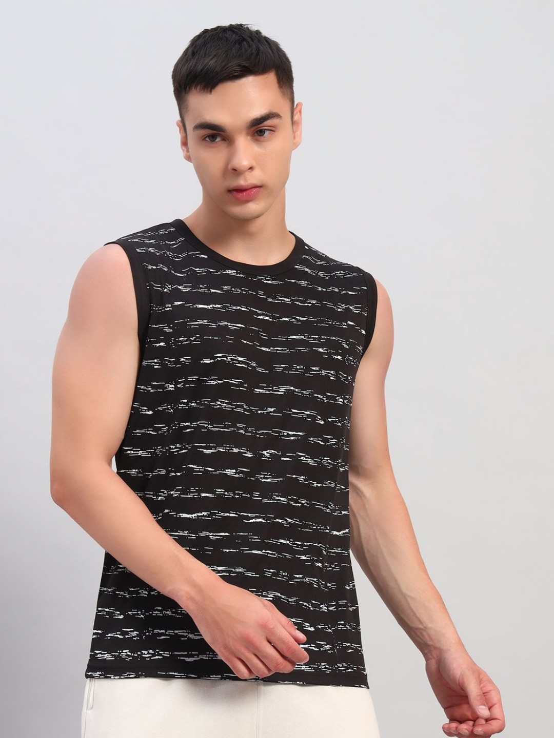 WILD WEST Men Printed Raw Edge Slim Fit T-shirt