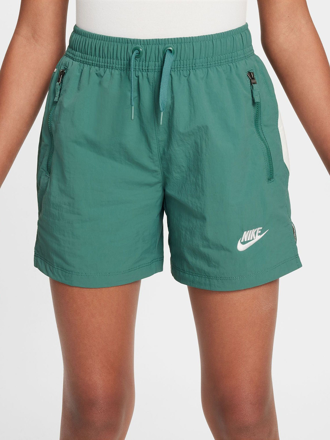 Nike Sportswear Amplify Older Kids Woven Shorts