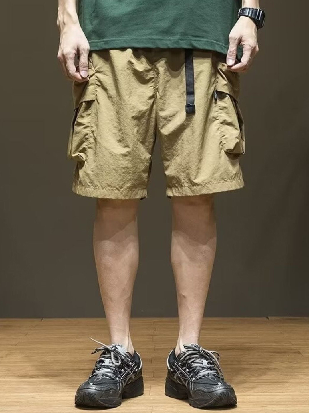 StyleCast Men Khaki Solid Relaxed Fit Knee Length Cargo Shorts
