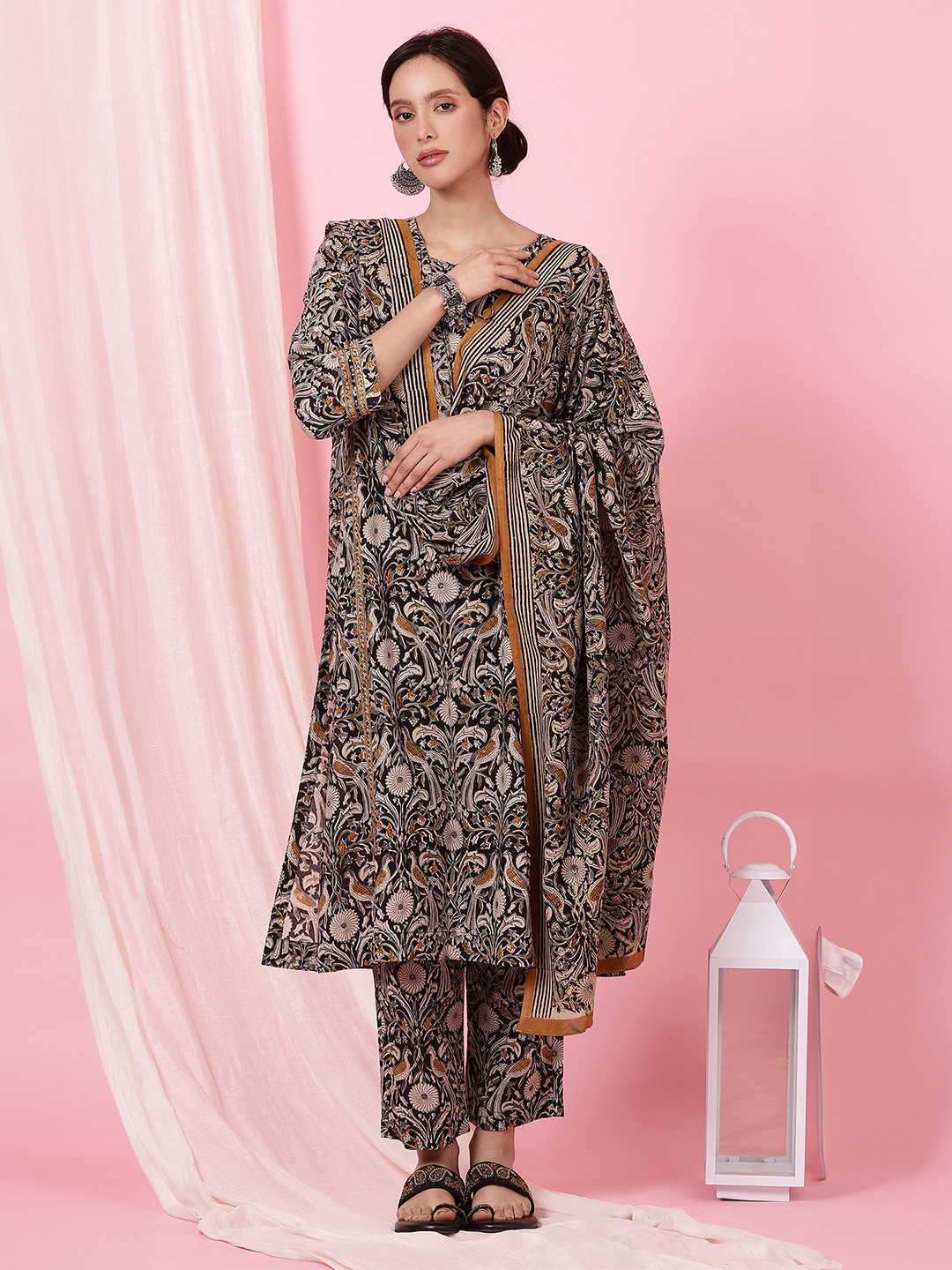 Folk Song Kalamkari Printed Keyhole Neck Pure Cotton Kurta With Pants And Dupatta