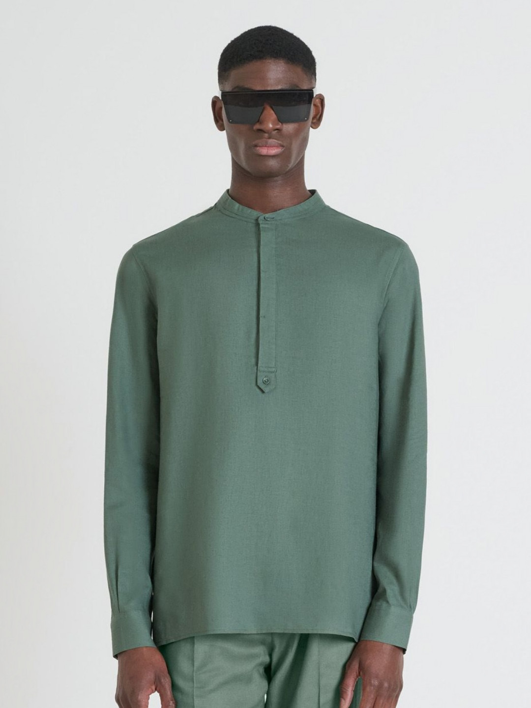 Antony Morato Men Mandarin Collar Linen Blend Raw Edge T-shirt