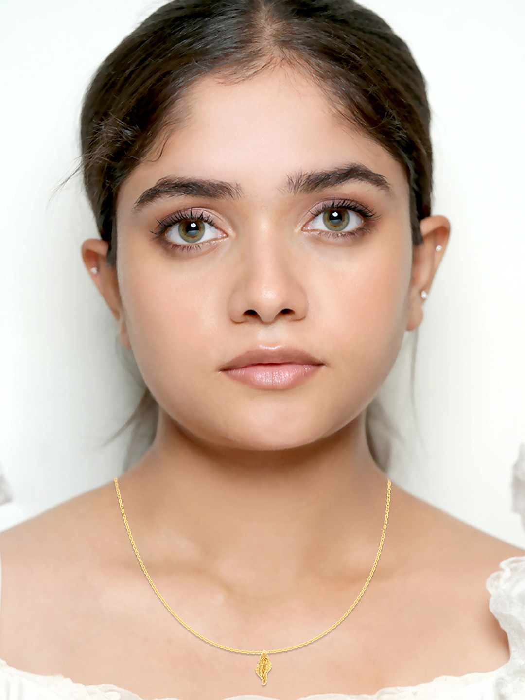 BHIMA Women 22K BIS Hallmark Oceana Shell Shaped Pendant & Chain