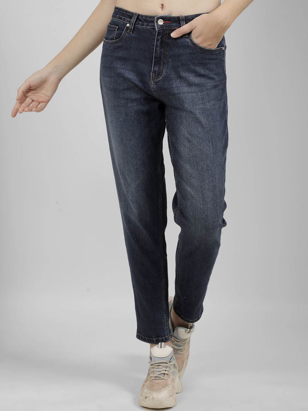 Numero Uno Women Tapered Fit Mid-Rise Clean Look Stretchable Jeans