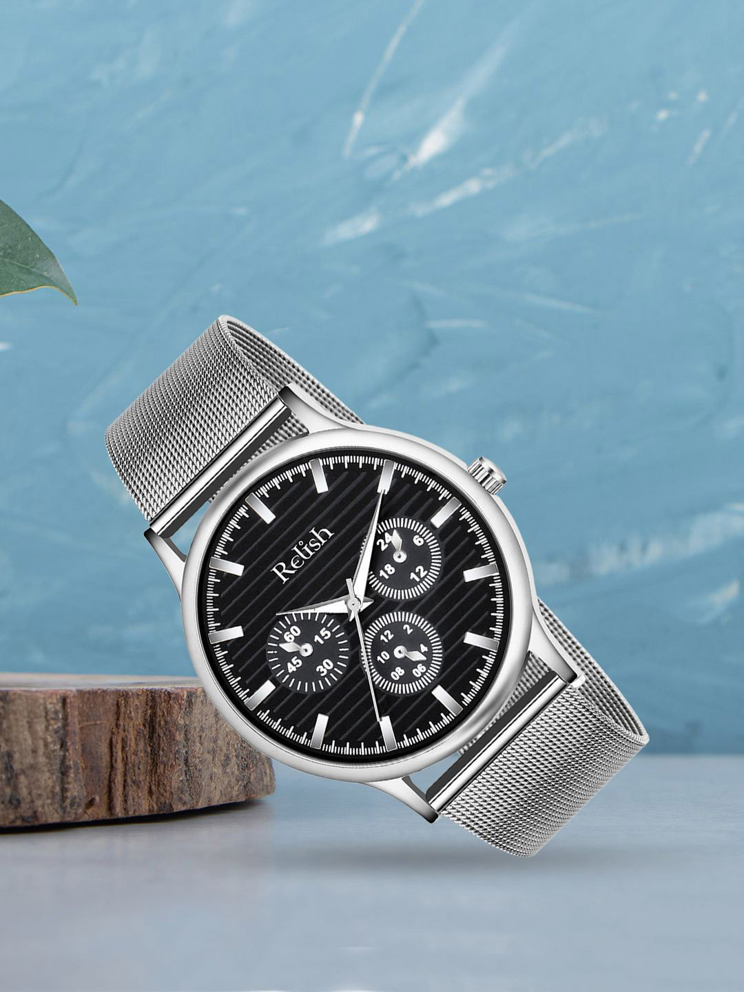 Relish Men Dial & Stainless Steel Straps Analogue Watch RE-NW2004