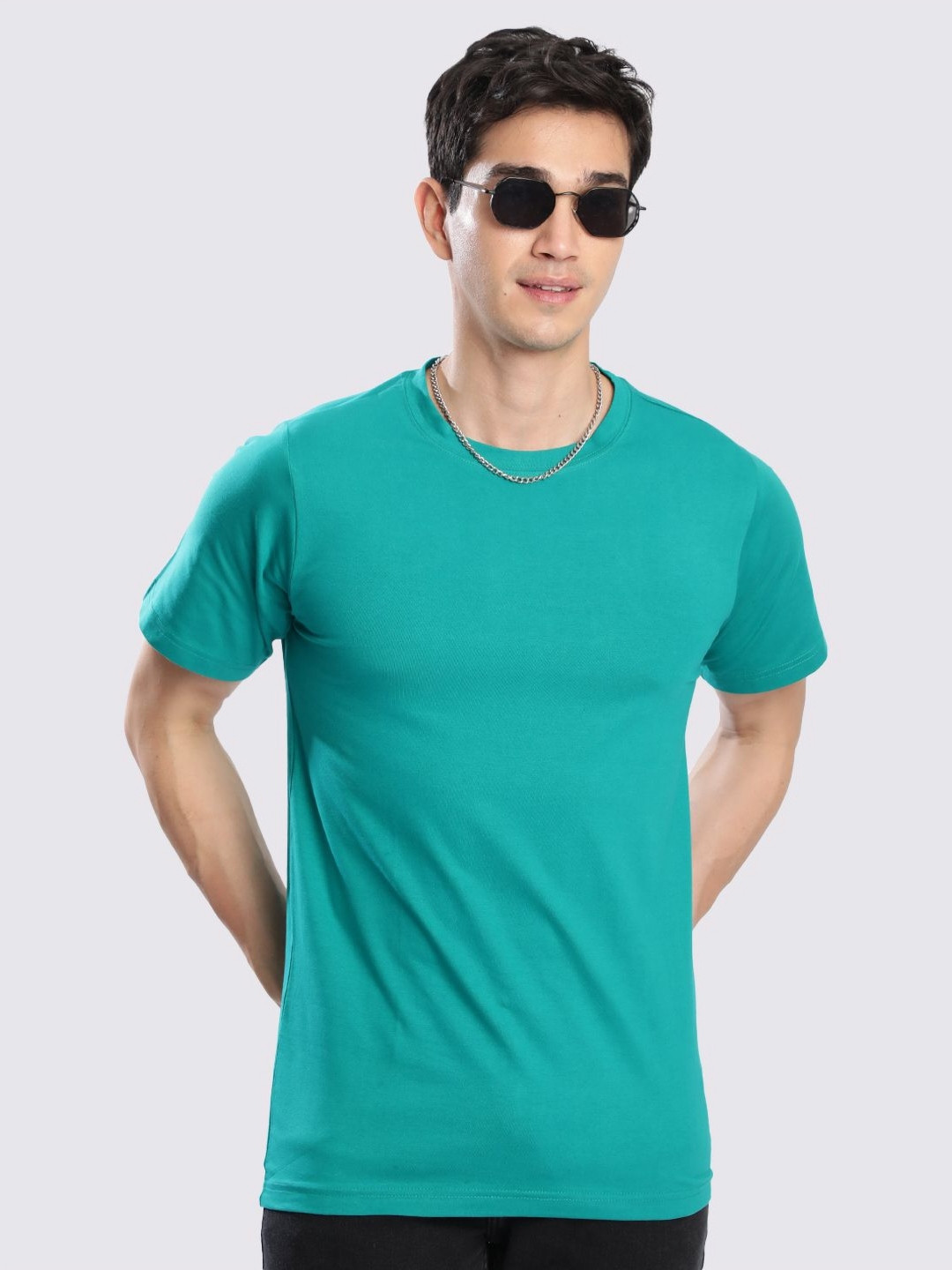 Bene Kleed Men Solid Regular Fit T-Shirt
