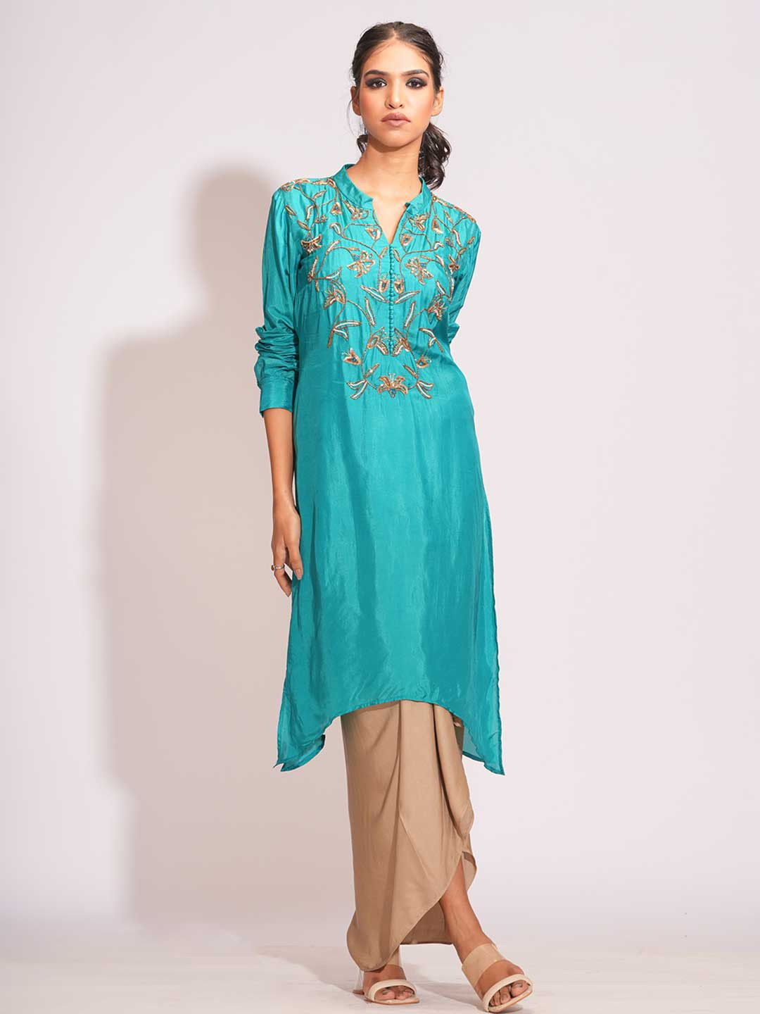 Shruti S Floral Yoke Design Mandarin Collar Pure Silk Straight kurta With Drape Skirt