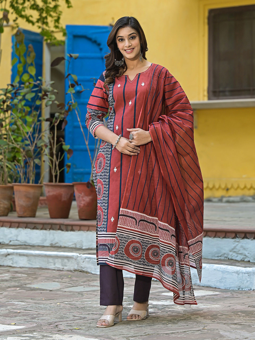 all about you Ethnic Motifs Printed Pure Cotton Straight Kurta With Trousers & Dupatta