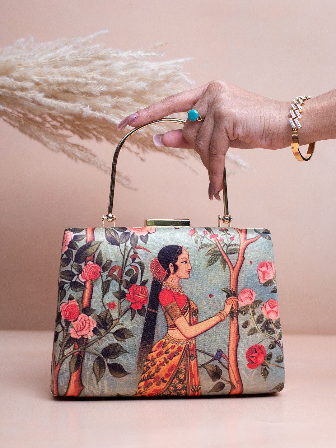 ARTKLIM Traditional Women Portrait Printed Box Clutch