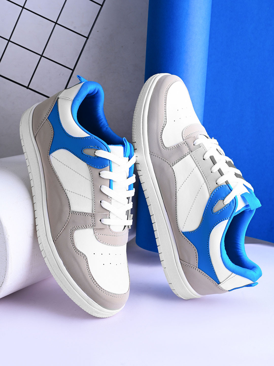 The Roadster Lifestyle Co Men 656 Casual Sneakers