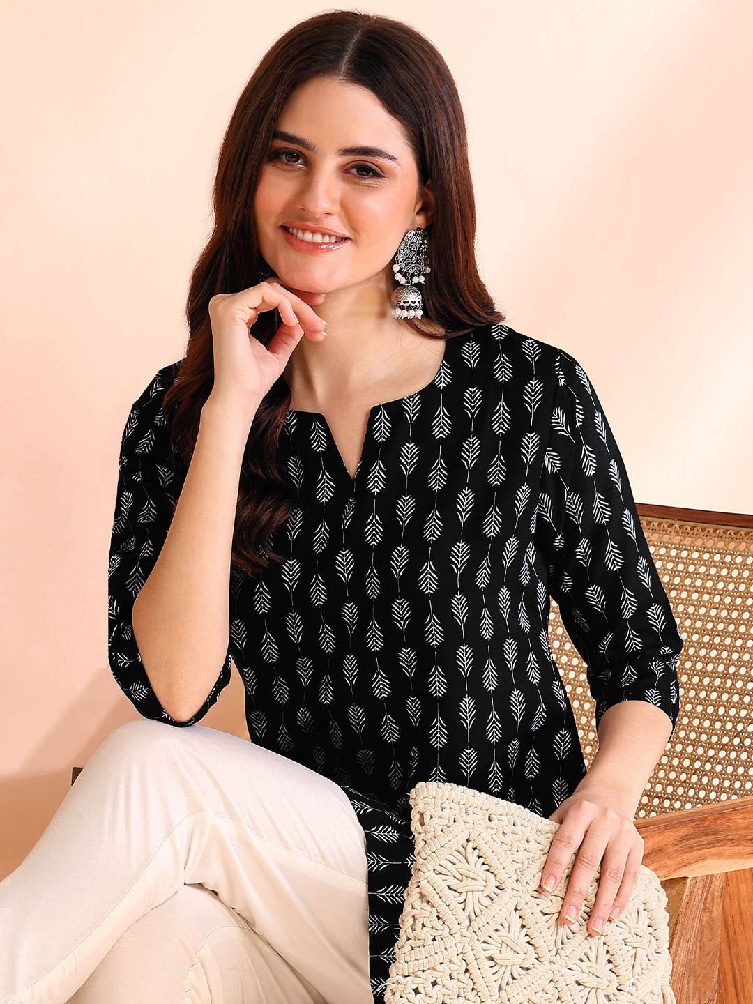 ANNSH APPAREL Print Top