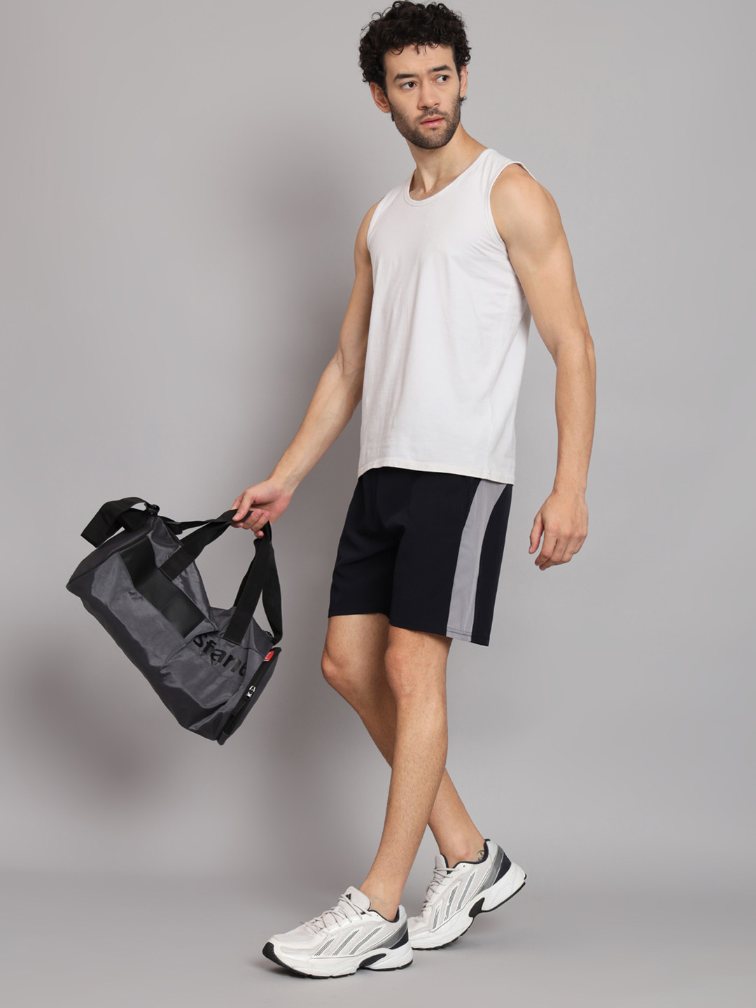 GLITO Men Colourblocked Above Knee Regular Fit Mid-RiseSports Shorts