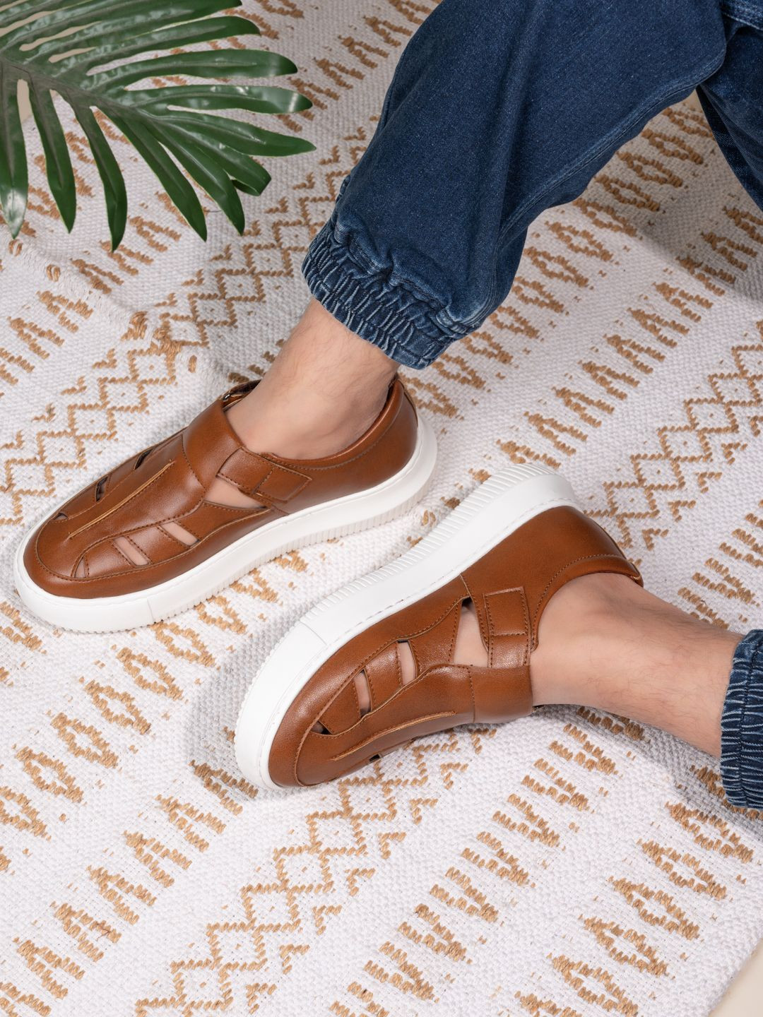 The Roadster Lifestyle Co Men Casual Roman Sandal