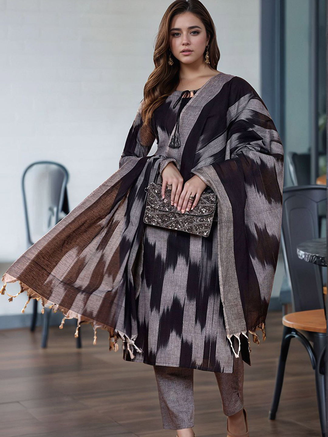 DIVASTRI Abstract Printed Tie-Up Neck Straight Kurta With Trousers And Dupatta