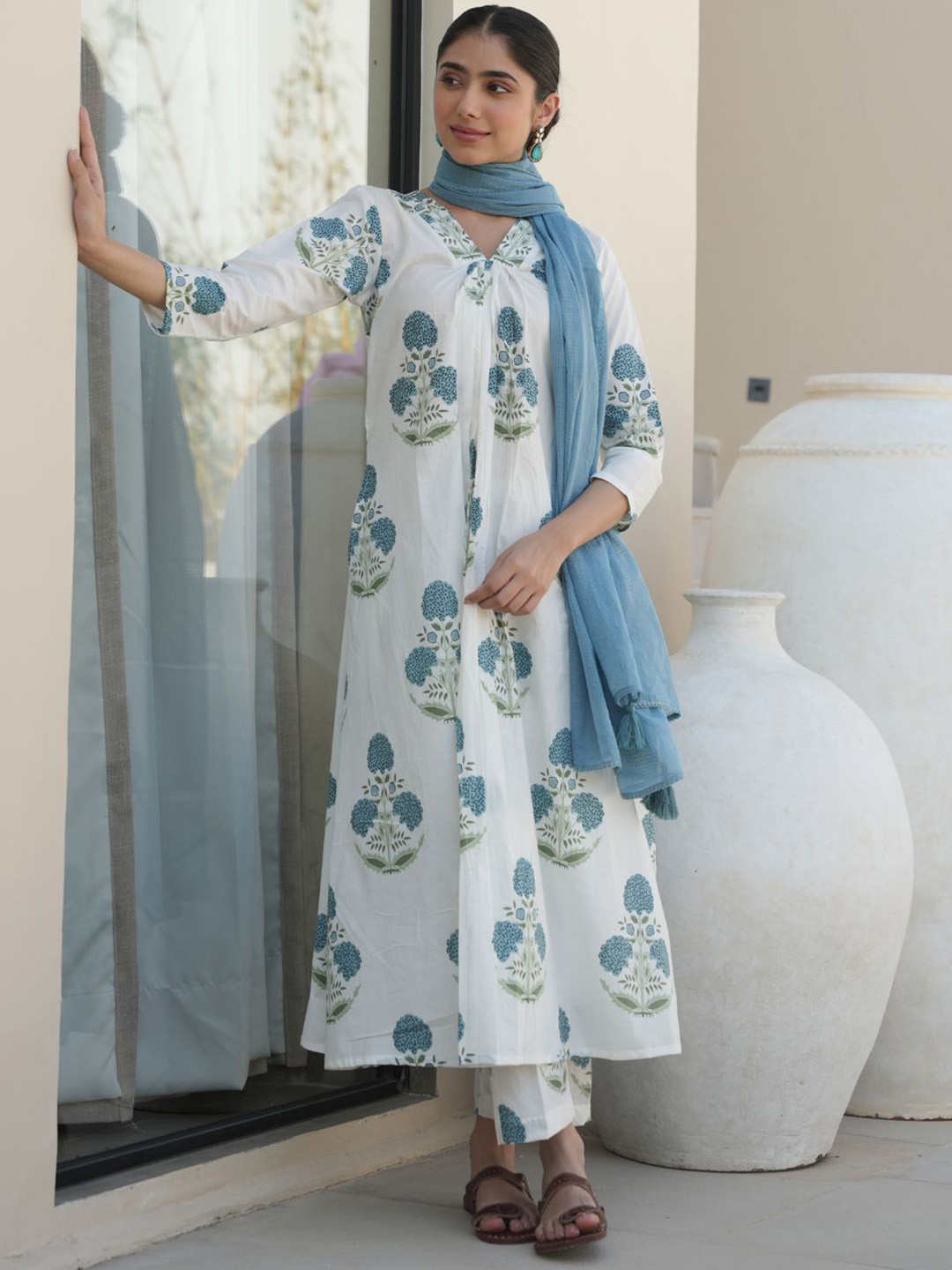 OneWe Tudor Floral Printed V-Neck Pure Cotton Kurta With Trousers & Dupatta