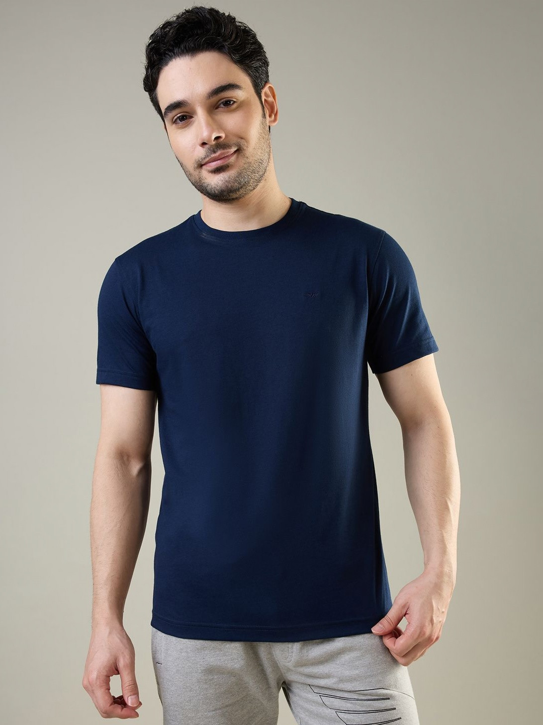 Park Avenue Men Solid Round Neck Cotton T-shirt