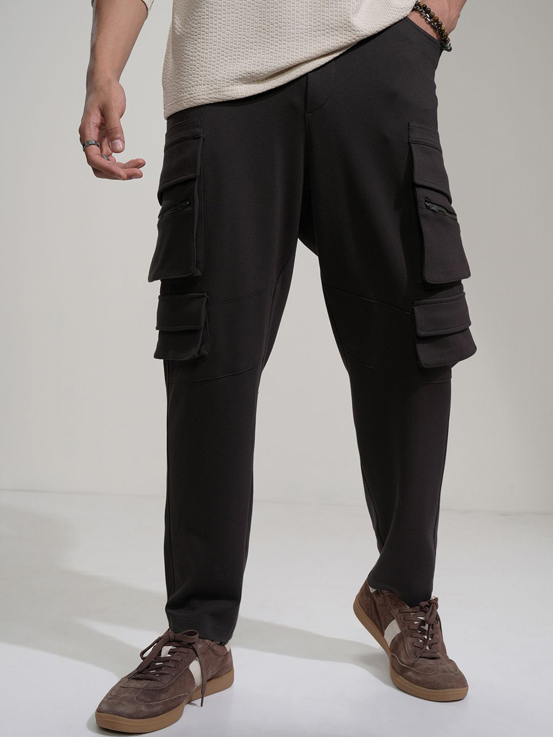 HIGHLANDER Men Slim Fit High-Rise Cargos Trousers
