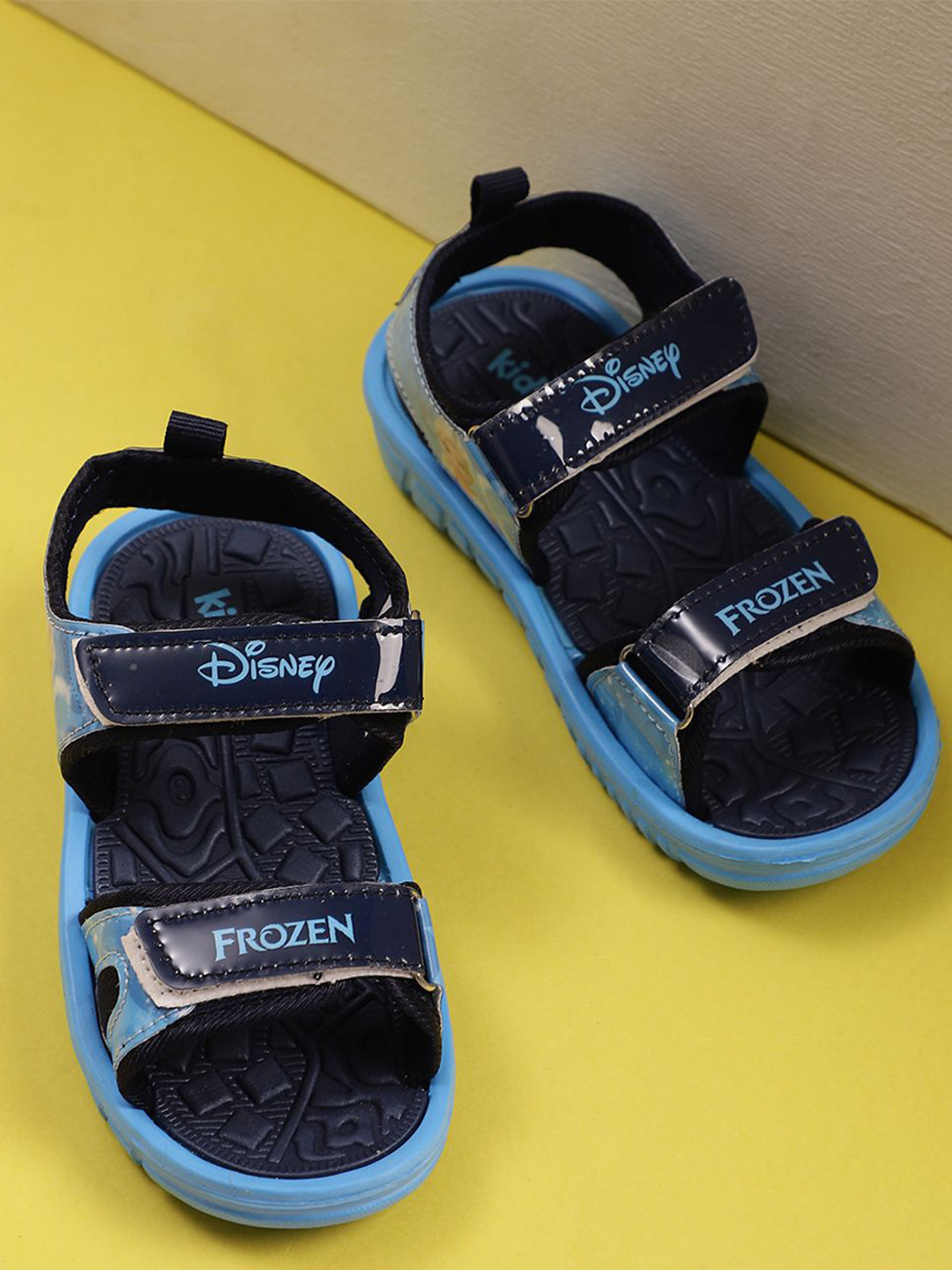 Kids Ville Girls Frozen Printed Sports Sandals