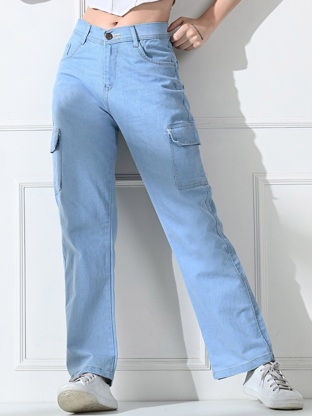 LINARIA Women Classic Light Fade Cargo Styles Jeans