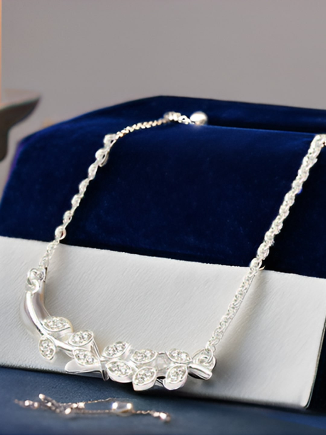 MAIRA 925 Sterling Rhodium-Plated Cubic Zirconia Diamond Shaped Pendants With Chains