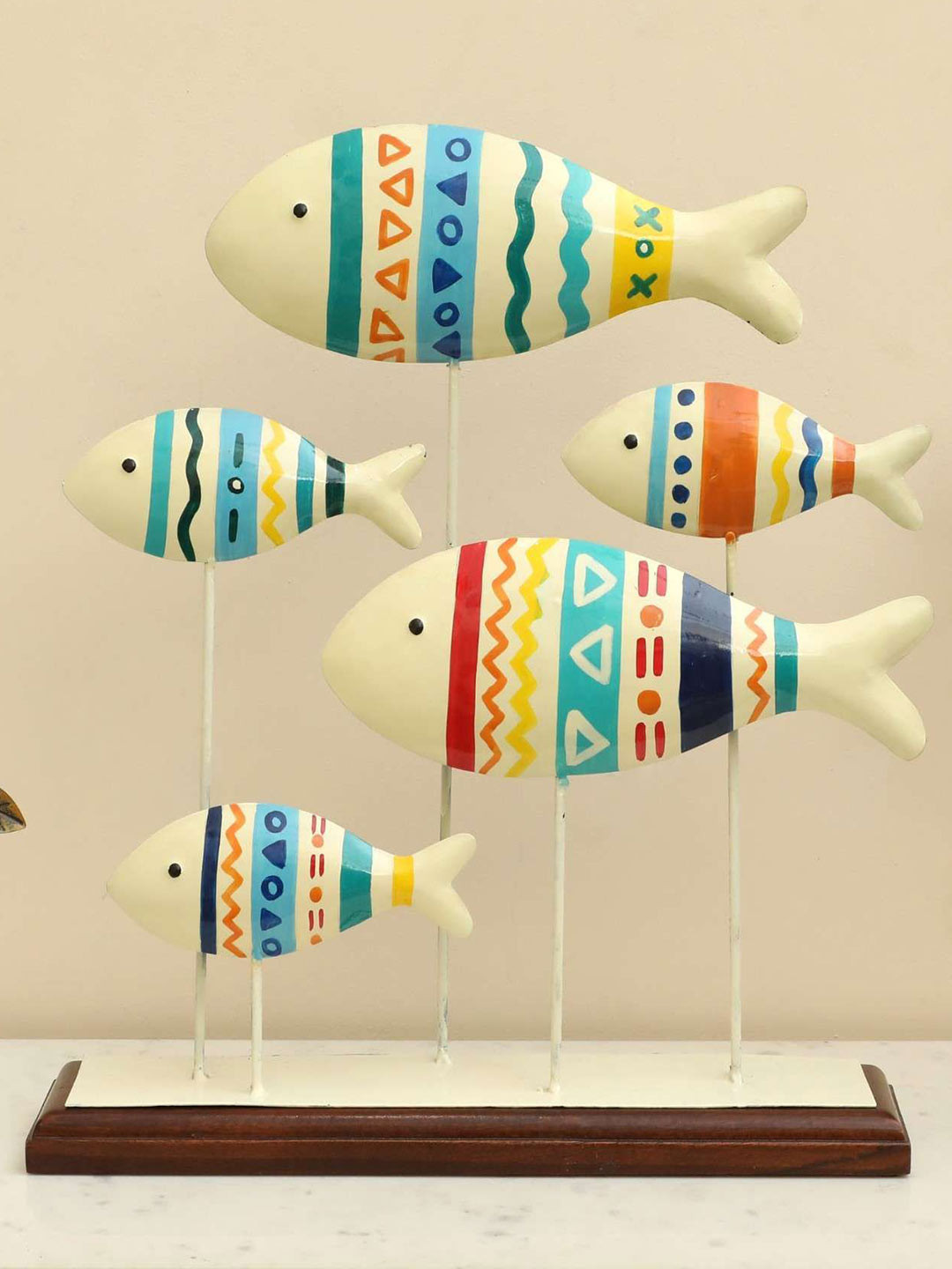 vedas F-Suki Fishes White Metal Metallic Living Room Medium Showpiece - 18.9 Inches