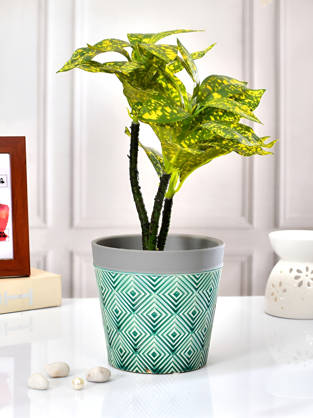 TAYHAA Grey & Green Textured Grid Geometric Ceramic Planter