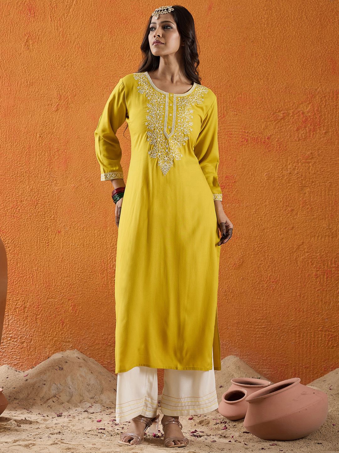 Indo Era Floral Embroidered Thread Straight Kurta - Kurtas for Women 33237884 | Myntra