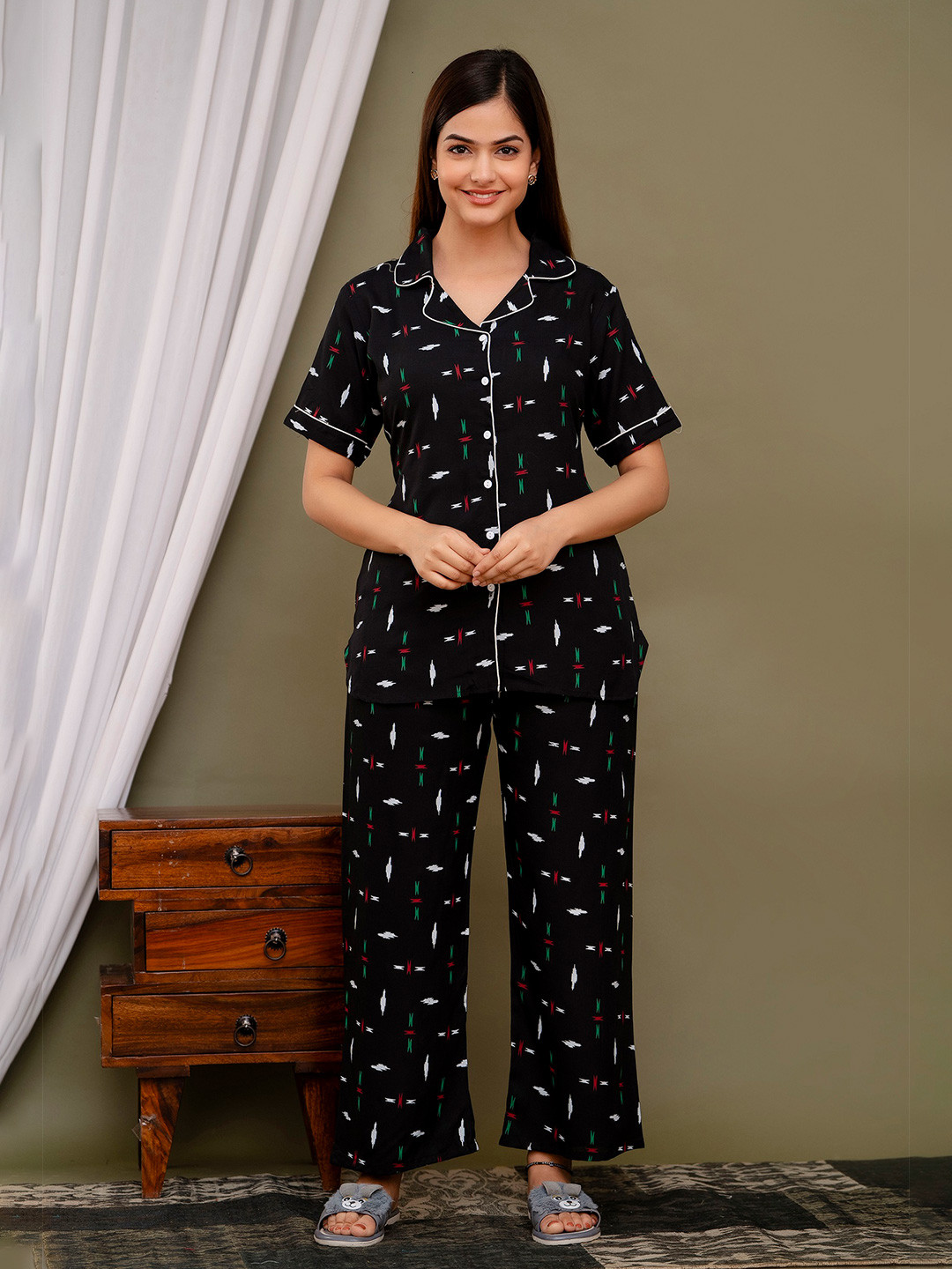 TRINABH Women Abstract Printed Night suit