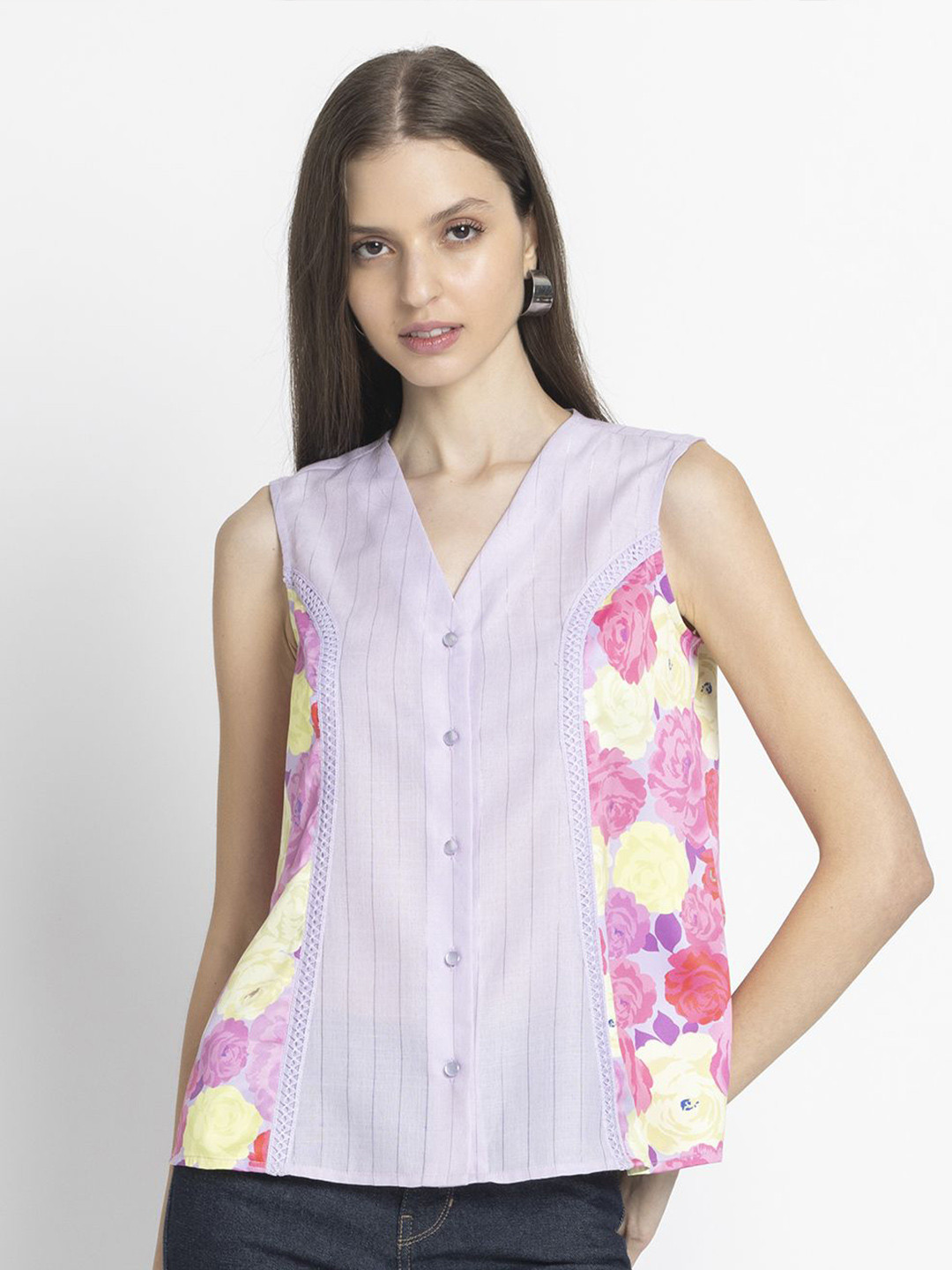 SHAYE Women Lavender V-Neck Floral Printed Sleeveless Casual Tops