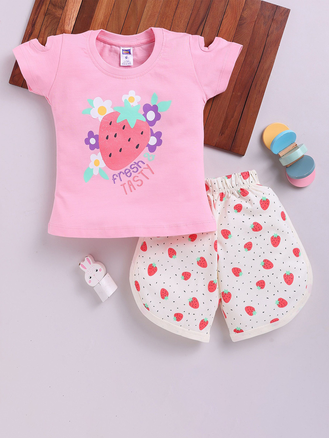 Nottie Planet Girls Printed Short Sleeves Round Neck T-shirt With Shorts