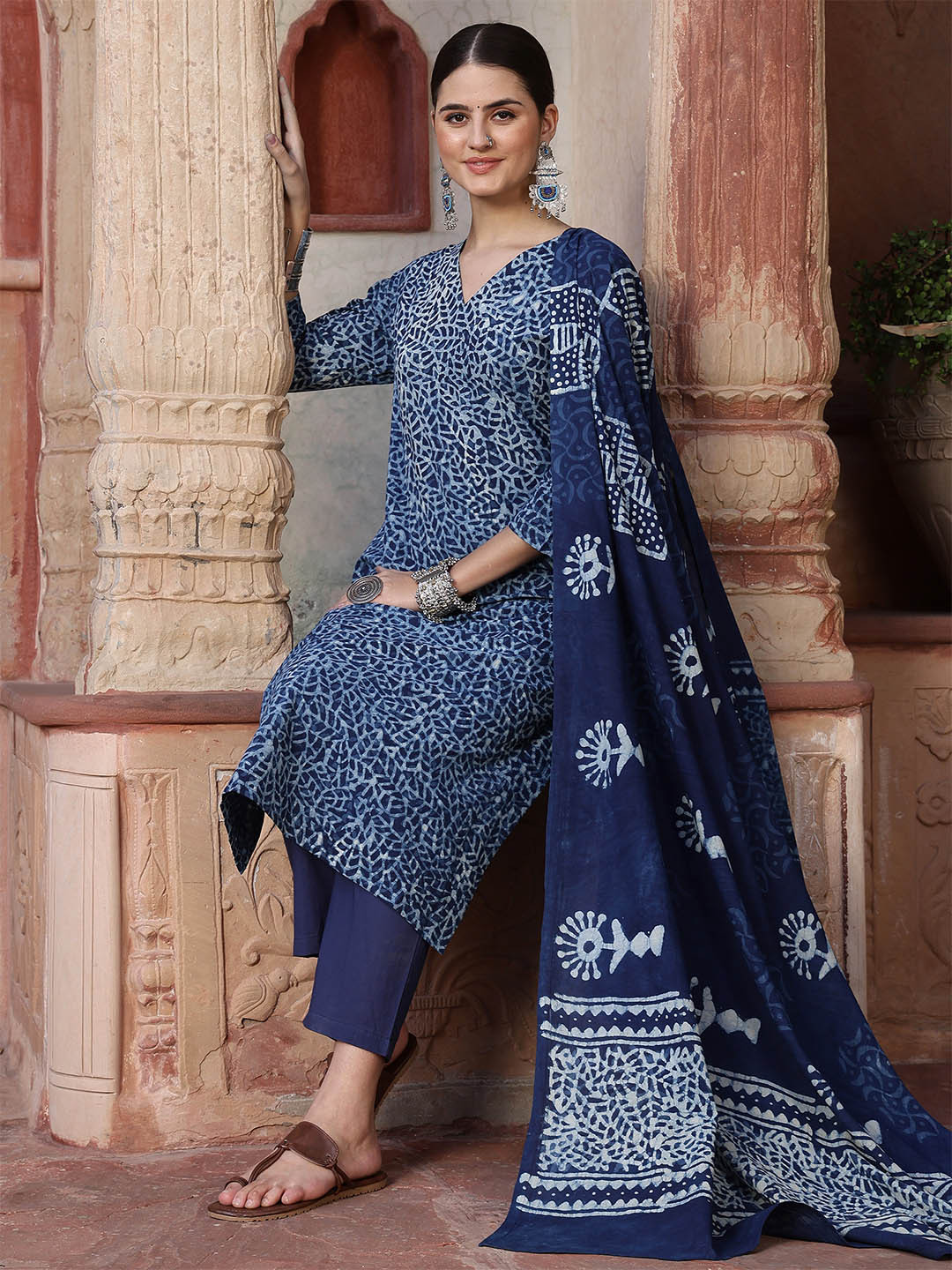 Taavi Abstract Printed Dabu Dabu Kurta & Trouser With Dupatta